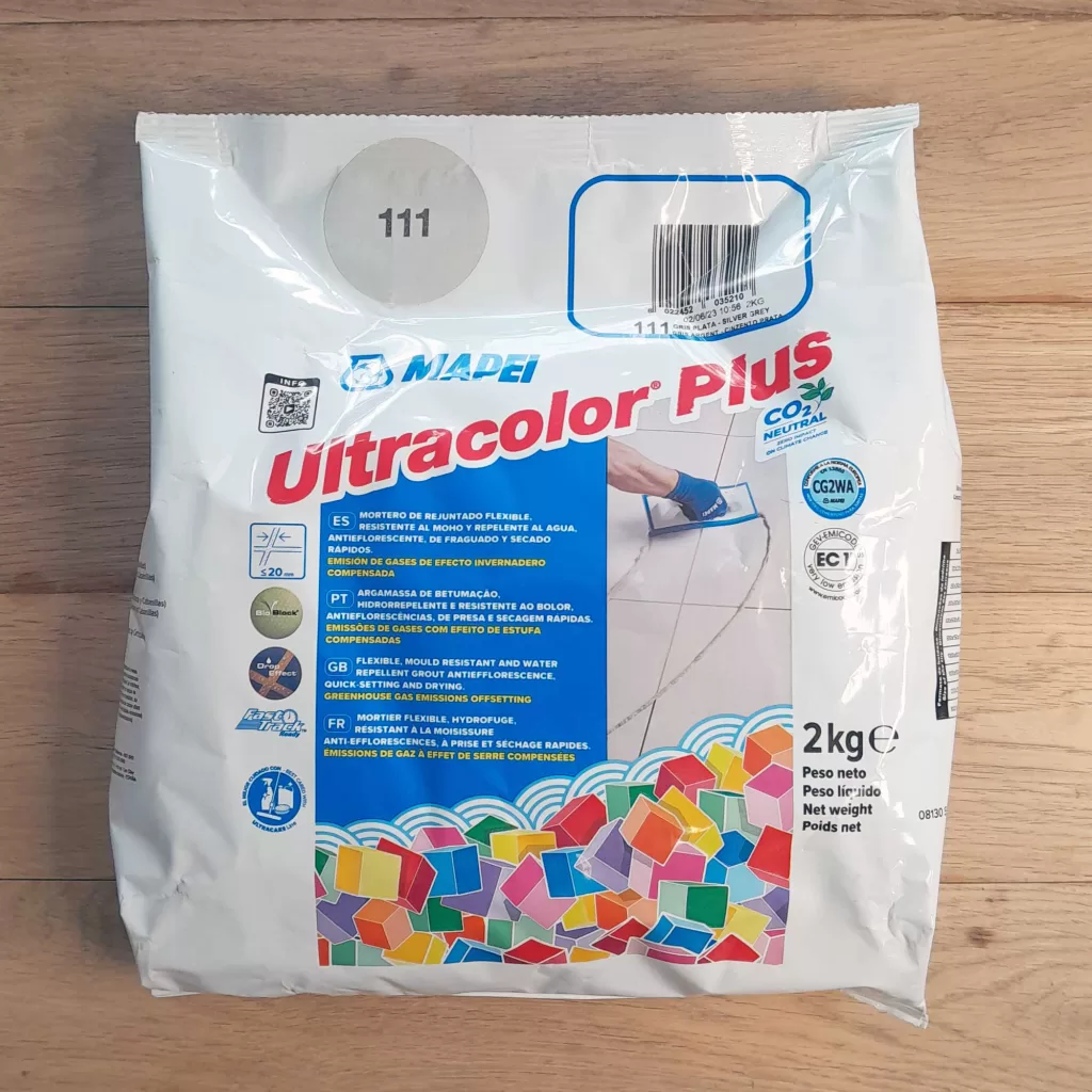 Mapei Ultracolor Plus hydrofuge joint de carrelage et mosaique